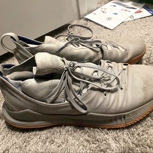 Curry 5 “Grey Gum”